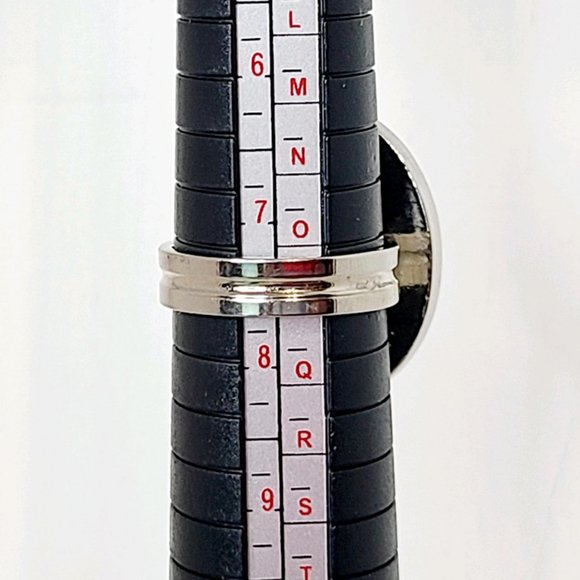 Tarina Tarantino Blue Cameo Ring Crystallized Swarovski Elements Adjustable EUC - Picture 3 of 5